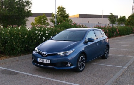 Probamos el nuevo Toyota Auris 120T: diseño, interior y equipamiento