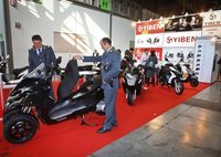 Incautan un scooter chino en el EICMA por su parecido con el Piaggio MP3