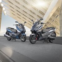 El Ariic 318 es un scooter medio que llega con 27 CV, cámara delantera y un precio más que asequible: 4.399 euros