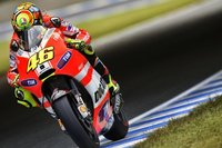 Valentino Rossi se lesionó en Japón
