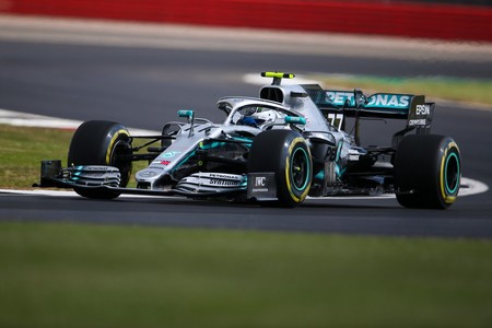 Valtteri Bottas le arrebata la pole position a Lewis Hamilton en Silverstone por solo seis milésimas