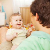 ¿Por qué los bebés pueden aprender dos idiomas a la vez?