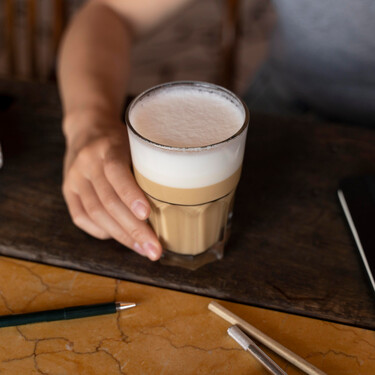 Lidl ha bajado el precio del espumador con el que convertir un espresso en un rico cappuccino