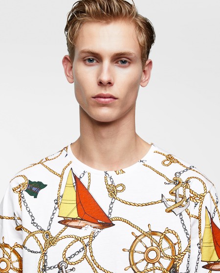 Zara retoma el exceso de los prints noventeros en dos piezas básicas para el verano