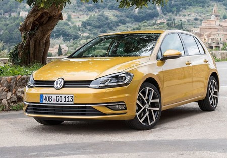 Volkswagen Golf 2017 1600 01
