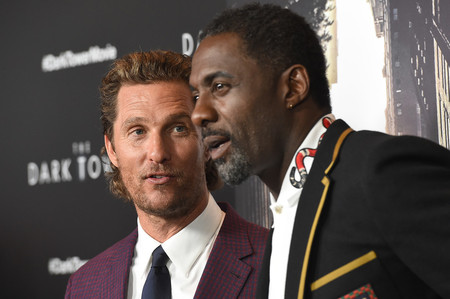 Duelo de estilo en la premiere de 'The Dark Tower' con Matthew McConaughey e Idris Elba