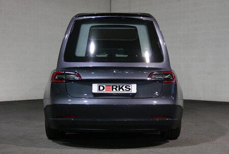 Tesla Model 3 coche fúnebre