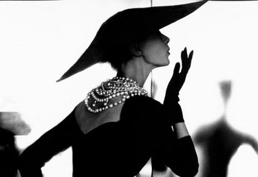 Lillian Bassman llega a la Fundación Loewe: cuando la fotografía de moda se convirtió en arte