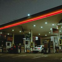 La gasolina puede llegar a subir 12 céntimos por litro mientras que el precio del gas está desbocado: si sigue la guerra estaremos ante una grave crisis energética