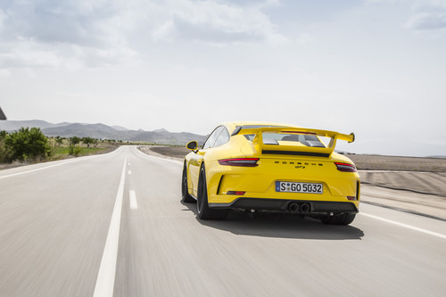 Los coches de los jugadores de las selecciones de fútbol que nunca ves