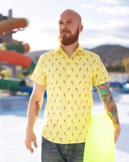 Ya necesites una camisa con estampado de loros o unas bermudas con osos, Brava Fabrics las tiene para ti