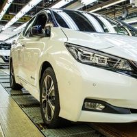 El Gobierno acuerda con Podemos aprobar en 2020 un plan ininterrumpido de ayudas al coche eléctrico