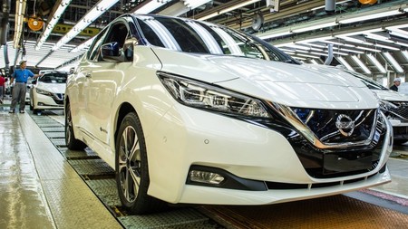 El Gobierno acuerda con Podemos aprobar en 2020 un plan ininterrumpido de ayudas al coche eléctrico