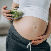 Buenos hábitos desde la barriga: consumir vegetales durante el embarazo ayudaría a que los niños los coman más 