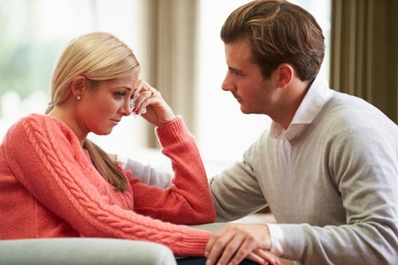 Condenada por hablar mal de su padre a su hijo, separaciones dolorosas donde los niños son las víctimas