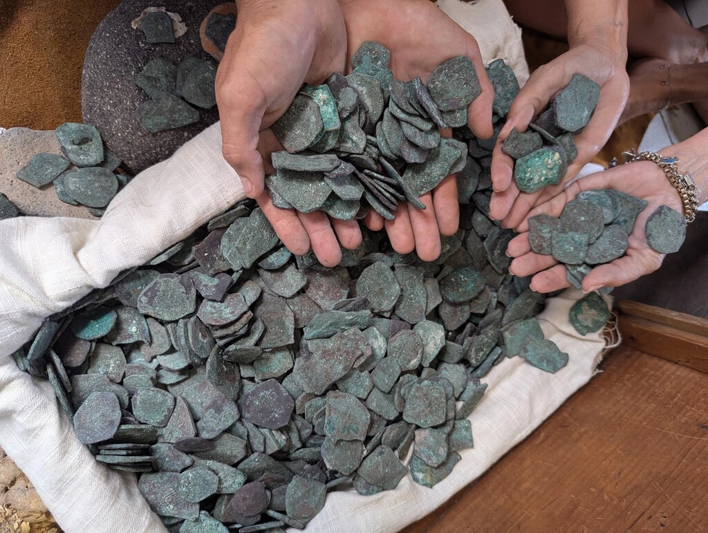 La Flota de Indias se hundió en 1715 cargada de tesoros del 'Nuevo Mundo'. Acabamos de recuperar uno de un millón de dólares 