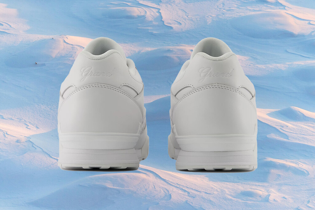 Dile adiós a las Air Force 1, estas zapatillas de New Balance son el nuevo par en color blanco ártico que necesitas para tus looks de invierno 