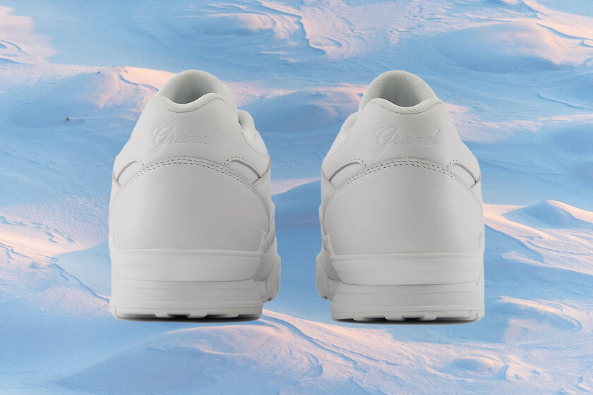 Dile adiós a las Air Force 1, estas zapatillas de New Balance son el nuevo par en color blanco ártico que necesitas para tus looks de invierno