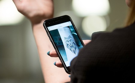 Inkhunter, una aplicación que utiliza la AR para mostrarnos cómo luciría un tatuaje en nuestra piel