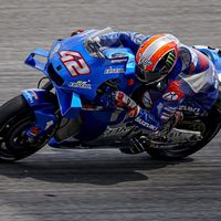 Suzuki va a por todas en MotoGP: Álex Rins lidera por delante de Joan Mir el primer día de test en Catar