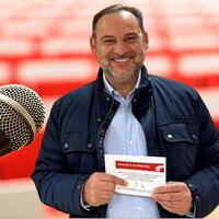 España no es país para licenciados. En los últimos diez años los únicos que han incrementado su salario por encima del IPC son los analfabetos y los que no terminaron primaria 