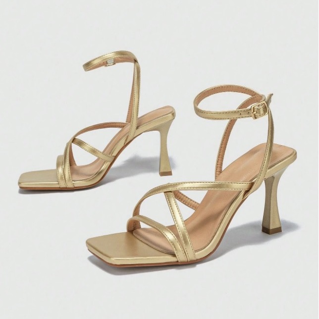 Sandalias con correa en el tobillo