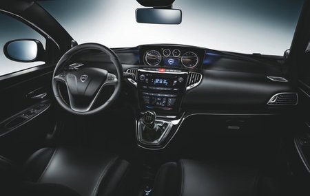 Lancia-Ypsilon-2011-24