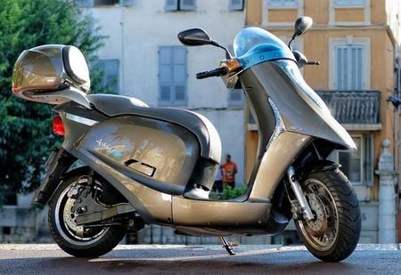 Scooter eléctrico Artelec 670, un trabajo de dos años con final feliz en París