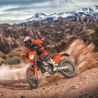 La ciencia lo ha demostrado: practicar offroad hace que conducir una moto por la carretera sea más seguro 