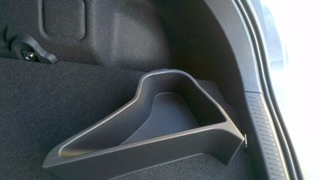 Toyota Auris 2014 detalle maletero