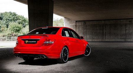 Mercedes-Benz C 63 AMG por Mulgari
