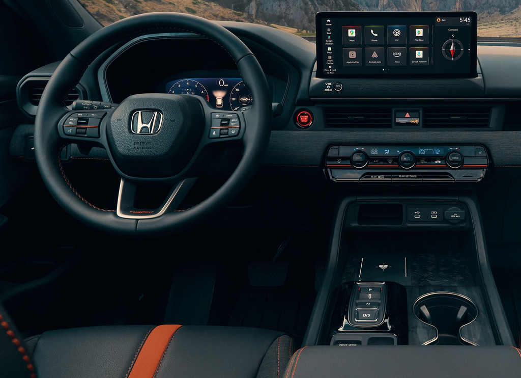 La carrera por convertir al coche en una suscripción rodante: todo lo que las marcas están intentando vendernos