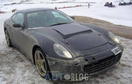 Ferrari prueba en Argentina un prototipo con tracción integral
