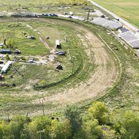Esto es una ganga (si estás muy forrado): medio millón por un circuito abandonado para reconvertirlo en un paraíso privado para amantes de los coches