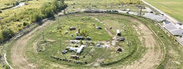 Esto es una ganga (si estás muy forrado): medio millón por un circuito abandonado para reconvertirlo en un paraíso privado para amantes de los coches