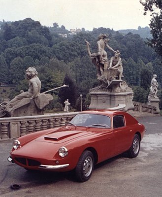 Coches para el recuerdo: Apollo GT, artesanía italiana y fuerza americana