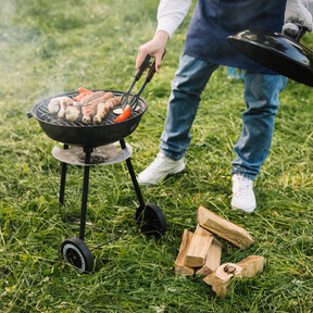 La barbacoa de carbón de Lidl perfecta para jardines o terrazas pequeños que cuesta menos de 30 euros