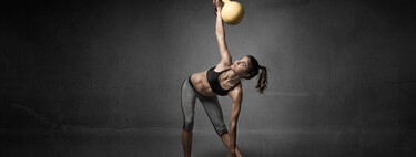 Estos ejercicios con kettlebell se hacen en 10 minutos y son ideales si quieres empezar a ganar músculo 