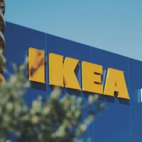 Ikea tiene la tumbona plegable, cómoda y con estilo que es ideal para relajarte en tu terraza
