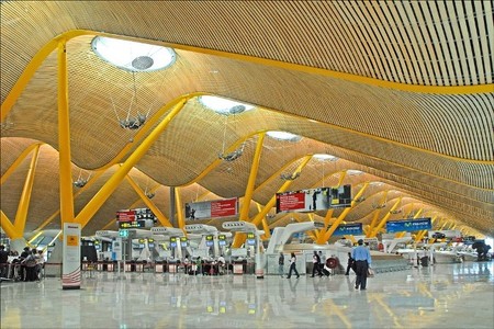 El aeropuerto de Madrid cambia su nombre por Adolfo Suárez, Madrid-Barajas