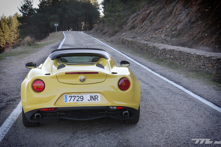 Alfa Romeo 4C Spider 34