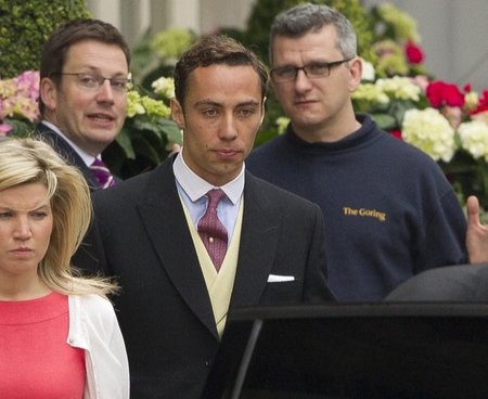 James Middleton en la boda de su hermana Kate y del príncipe Guillermo: ¿qué le pasa al cuello de su camisa?