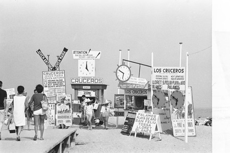‘Costa Brava Show’, el irónico retrato del nacimiento del turismo de masas de Xavier Miserachs, ahora expuesto en Madrid