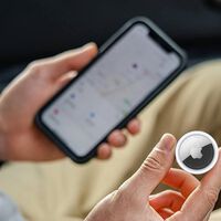 Un AirTag en el auto es la solución barata a varios apuros: todos estos usos le puedes dar