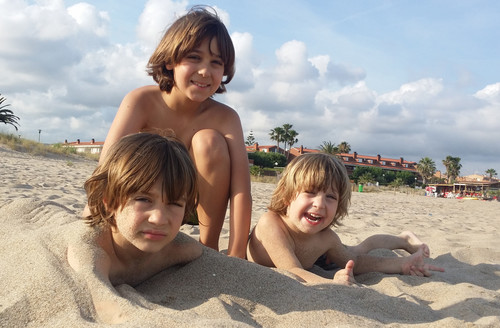 Ya no recuerdas el tiempo que viviste con nosotros como hijo único, pero nosotros no lo olvidaremos jamás