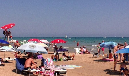 Hay más turistas, pero los españoles nos ahorramos los hoteles
