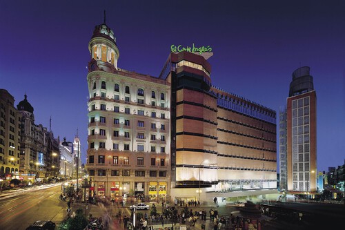 Hackett London a mitad de precio: El Corte Inglés se deshace de todo el stock de prendas con una liquidación en su outlet