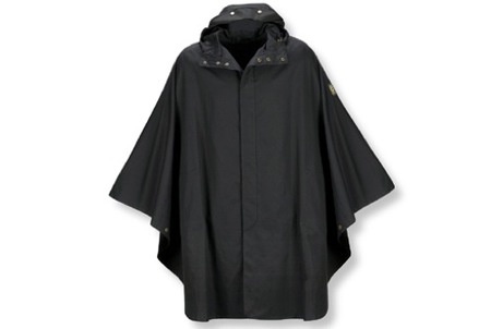 Belstaff te cubre de la lluvia con un poncho