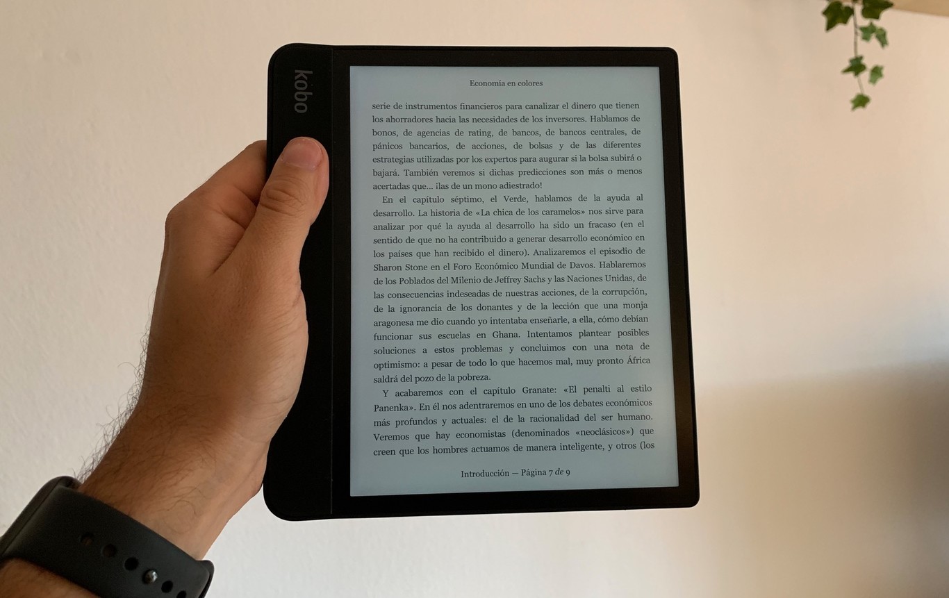 Kobo Forma, análisis los lectores 'flagship' se cogen con una sola mano