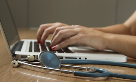 Un centro médico propio de Apple: el experimento que la compañía habría probado según Wall Street Journal